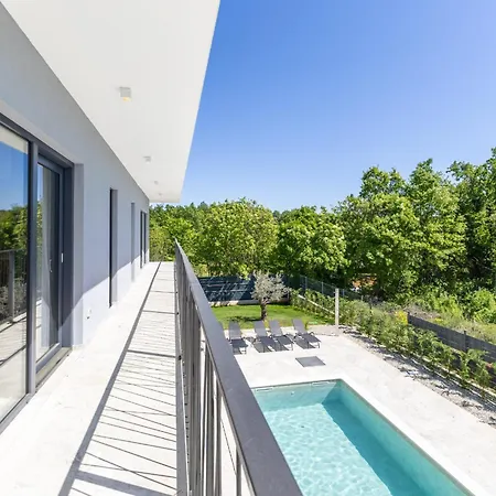 Villa Adistria *